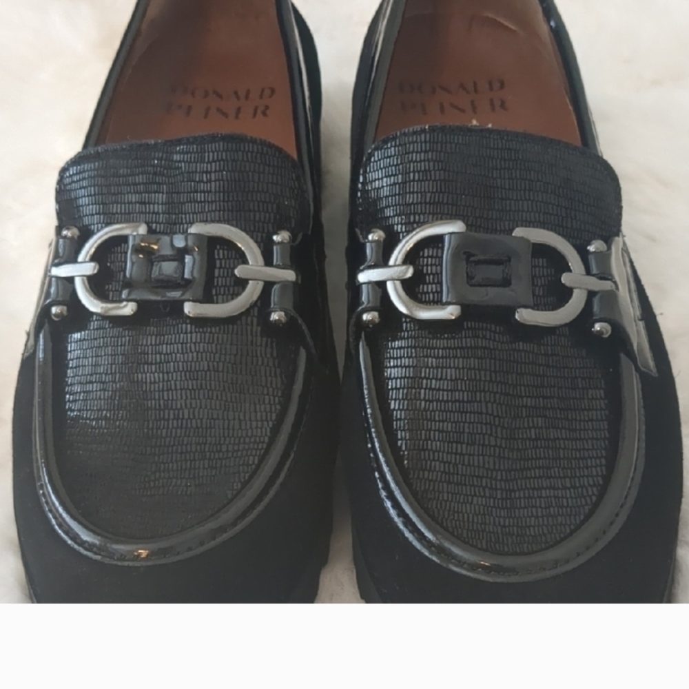 Donald J. Pliner Clio Black Leather Lizard Embossed Lug Sole Loafers NWOT